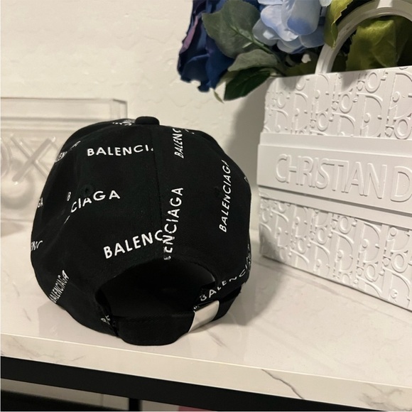 💥💥💥 FINAL SALE 💥💥💥Fashion designer inspired Black Logo Cap NWOT - Picture 5 of 8